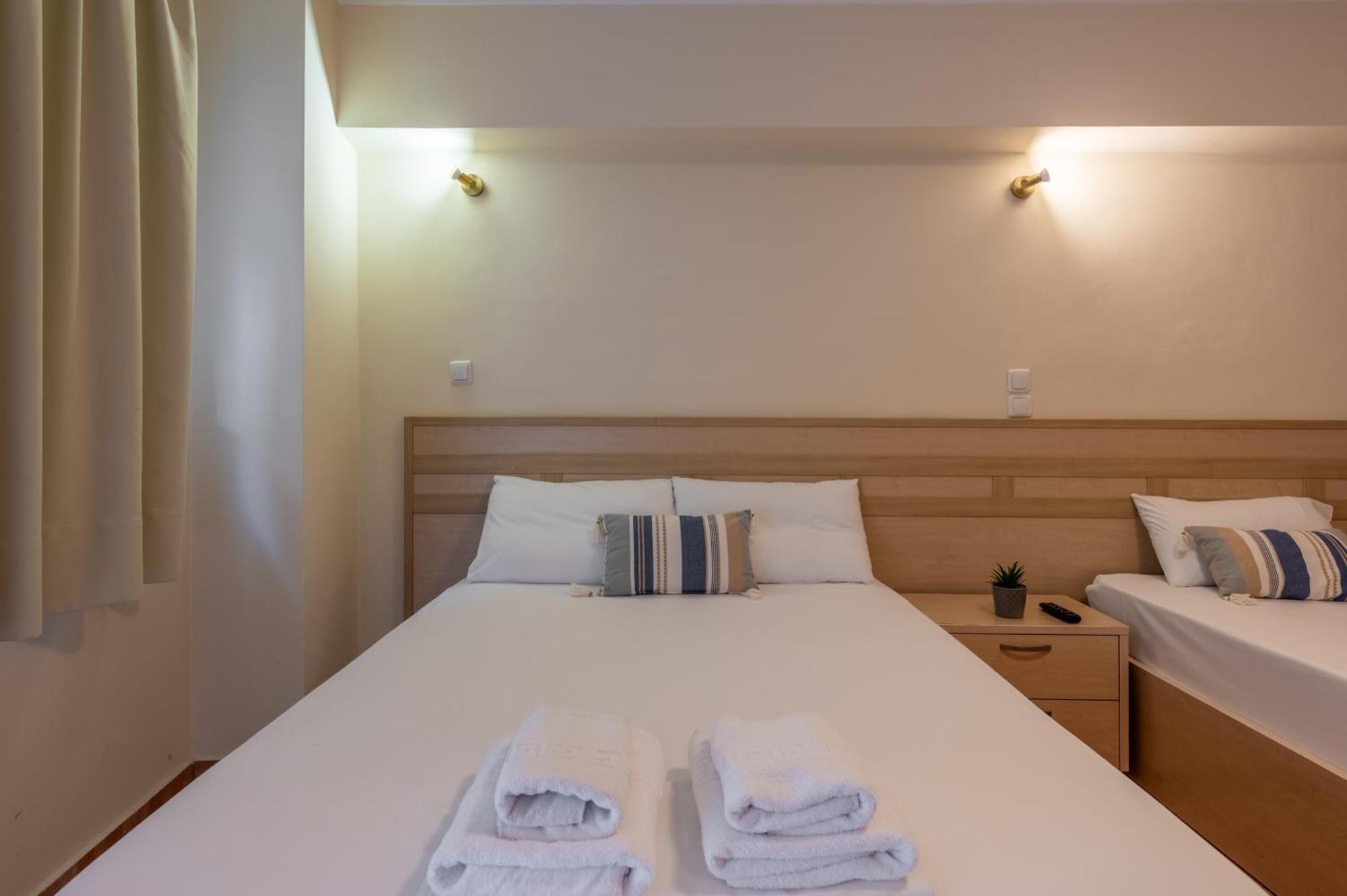 Fontana Luxury Rooms Mytilíni Exteriör bild